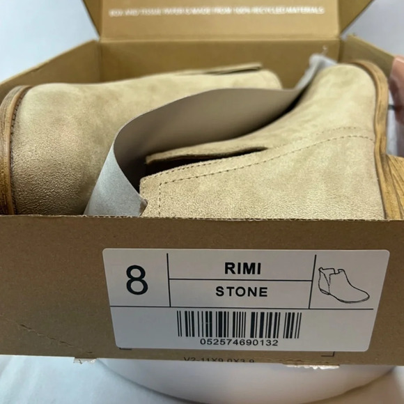 Women’s Journee Collection Women's Rimi Booties Stone color in size 8 NEW IN BOX - Picture 10 of 12